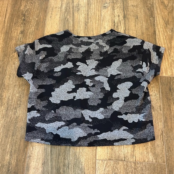 lululemon cates tee - Picture 2 of 3